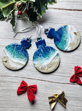 Load image into Gallery viewer, Round Beach Wave Ornaments