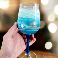 Load image into Gallery viewer, Wave Wine Glasses
